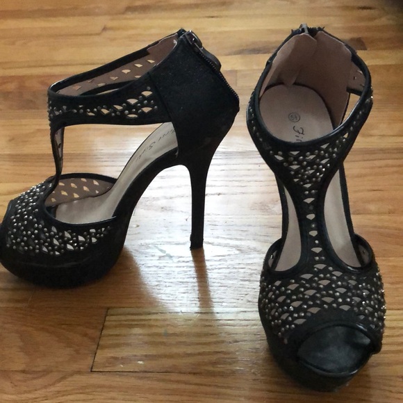 First sight heels - Picture 3 of 3